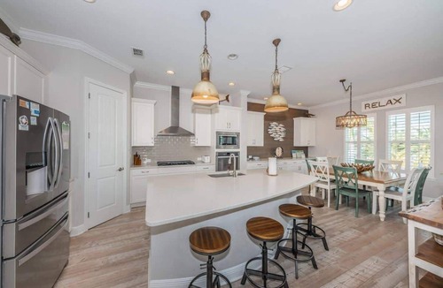 Redington Beach House | Tranquil Tarpon Cottage - Large Swim Spa
