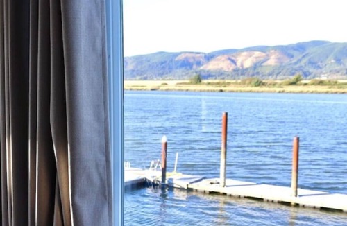 South Bend Apartment | Tranquil Tides - private studio suite on river