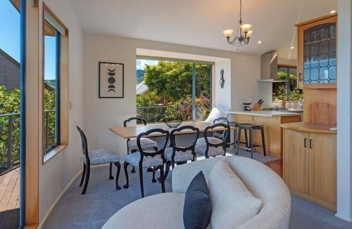 Atawhai House | Tranquil Tides - Spa Pool & Scenic Views