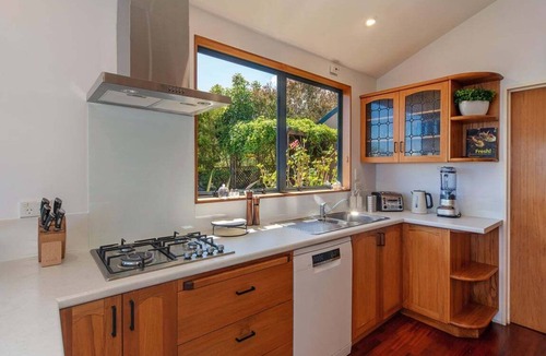 Atawhai House | Tranquil Tides - Spa Pool & Scenic Views