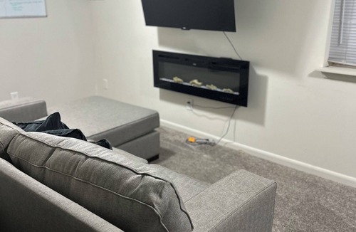Richton Park House | Tranquil townhome in Richton Park 30 minutes from downtown Chicago