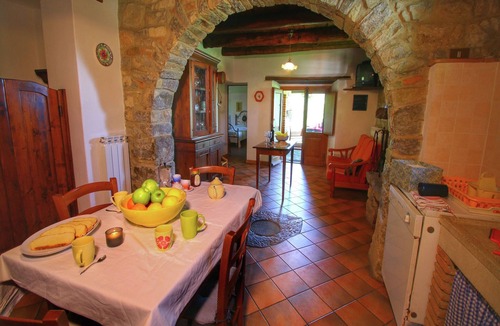 Ortignano Raggiolo House | Tranquil Tuscan Retreat