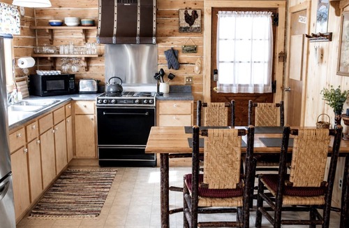Riverside Cabin | Tranquil Two Bedroom Cabin in Riverside, Wyoming