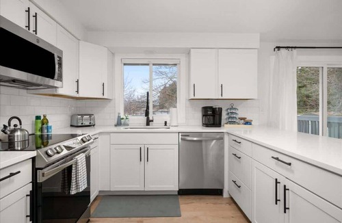 Veradale House | Tranquil Valley Home I Refreshed & Revitalized