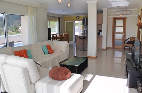 Ponta do Sol Villa | Tranquil villa with pool in Calheta | ArcoView
