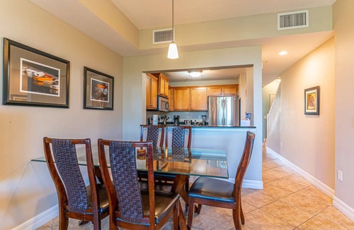 Ruskin House | Tranquil Waterfront Getaway in Little Harbor | 3-Bedroom Townhome |Exclusive Extended Stay Discounts