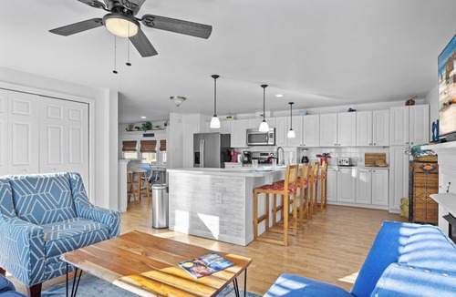 Selbyville House | Tranquil waterfront retreat - Dogs welcome, fast WiFi, off-season discounts