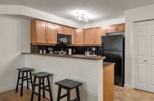 Invermere Apartment | Tranquil Waterside | Pool & Hot Tub | Renovated
