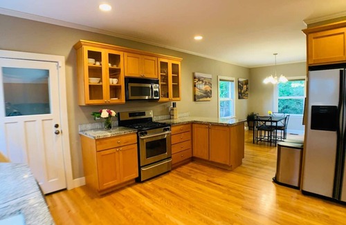 Leschi House | Tranquility 1.9 mi from downtown, hospitals & sports