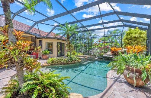 Saint Armands Key House | Tranquility - 4000 Sq ft of Luxury - Private Pool/Spa, Walk Everywhere, Pet Friendly
