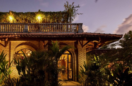 Tibubeneng Villa | Tranquility at the heart of Bali's best night and day spots. Berawa Beach Canggu