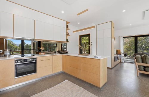Coningham House | Tranquility Base - 1 Bedroom Unit - Beachside