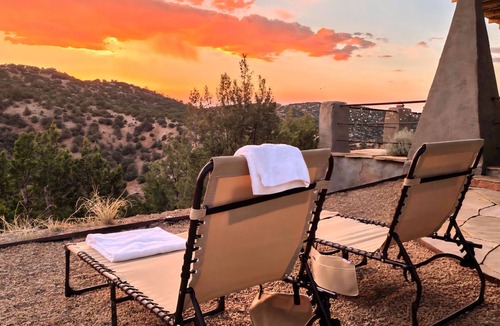 Cundiyo Apartment | Tranquility Between Santa Fe and Taos