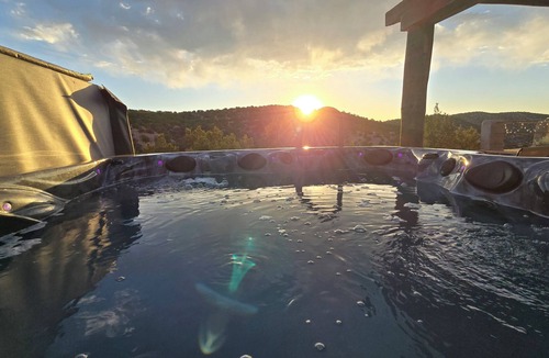 Cundiyo Apartment | Tranquility Between Santa Fe and Taos