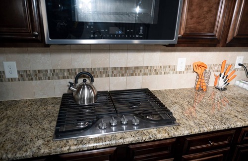 Fairburn House | Tranquility with comfort in mind. W Fire-pit & pool table. Proximity to airport