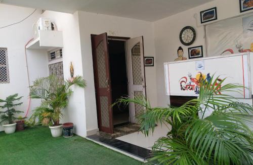 Varanasi Hotel | Trans Varuna Inn