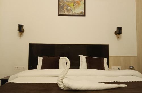 Varanasi Hotel | Trans Varuna Inn
