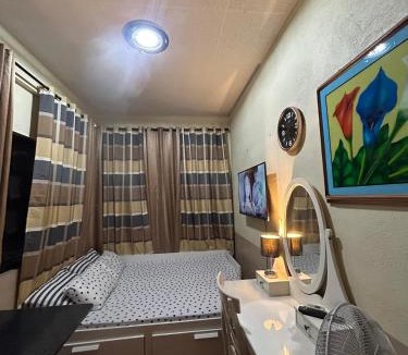Santa Cruz House | Transient Room Manila