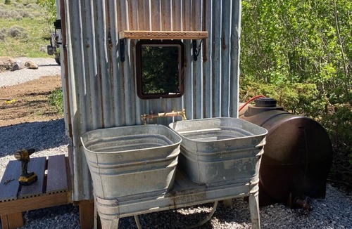 Virginia City Cabin | Trapper's Cabin on Firetower ranch