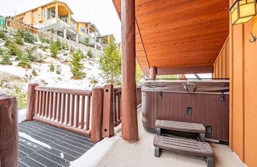 The Forest Villa | Trapper`s Lodge–4 Bd w/Great View, Private Hot Tub