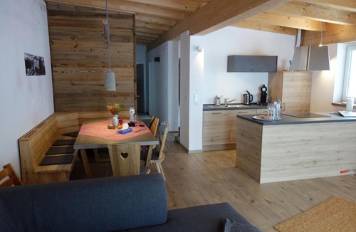 Eben am Achensee Apartment | Traumhafter Seeblick: Ferienwohnung "Am Atoll"
