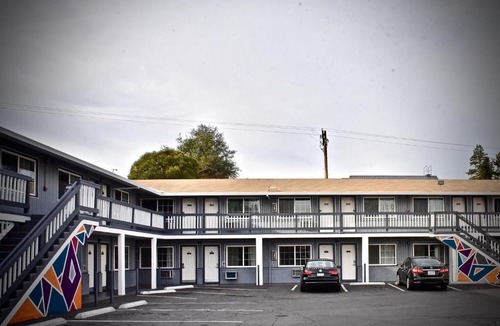 Downtown Hotel | Travel Inn Redding