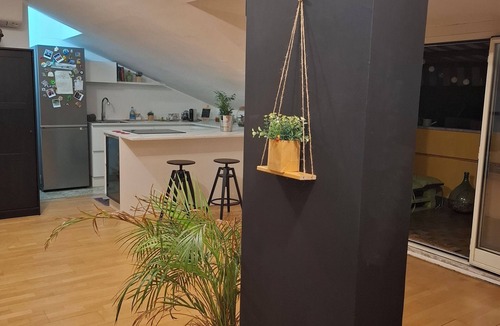 Zona XXVIII Tor de' Cenci Apartment | 🌍Travel, Live, Return🏡 is a bright and cozy designer loft.