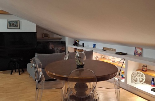 Zona XXVIII Tor de' Cenci Apartment | 🌍Travel, Live, Return🏡 is a bright and cozy designer loft.