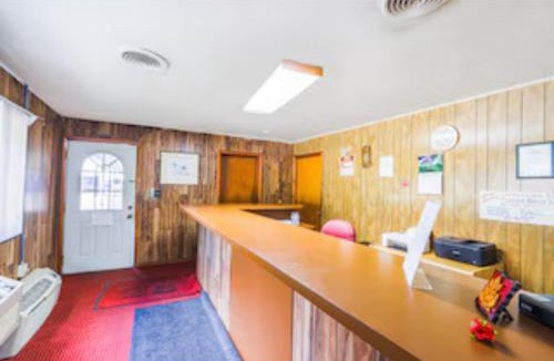 Blue Jay Hotel | Travelers Inn by OYO Beaver, Hwy 19