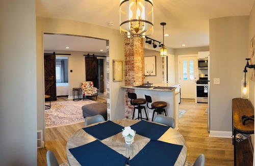 Portage Lakes House | Traveling Professional's Paradise portage lakes Akron canton area dog friendly!