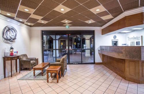 Plantation Estates Hotel | Travelodge by Wyndham Deltona