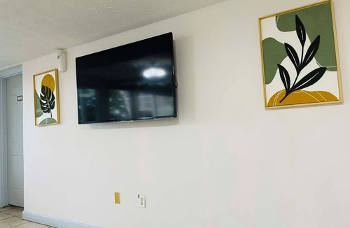 Sellersburg Hotel | Travelodge by Wyndham Sellersburg/Louisville North