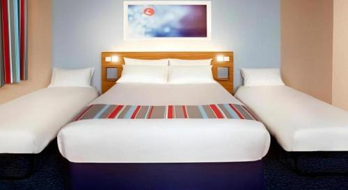 Runnymede Hotel | Travelodge Egham