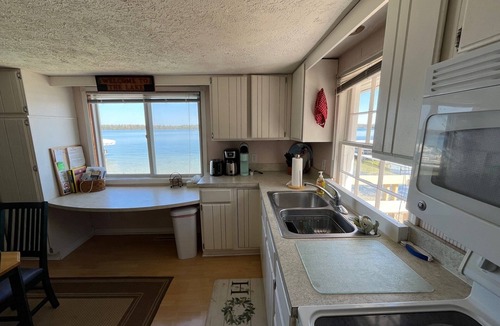 Traverse City House | Traverse City - LONG LAKE, Pontoon Boat, Kayaks, Paddle Boards, ect. Included