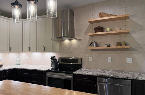 Traverse City Condo | Traverse City, West side of downtown, Sleeps 6, Slabtown area
