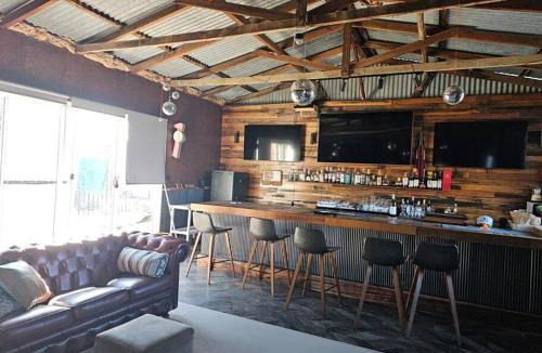 Gundaroo House | Trawalla Farm Stays - Entire House and Large Pool Bar - Perfect for Groups