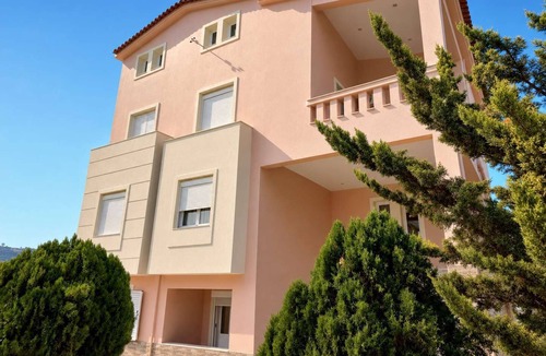 Salamis Apartment | Treasure B&B - Garden Stay in Paloukia Salamina