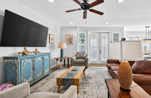 Treasure Island Apartment | Treasure Trove Waterfront Haven