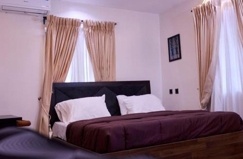 Alimosho Hotel | Treasureblue