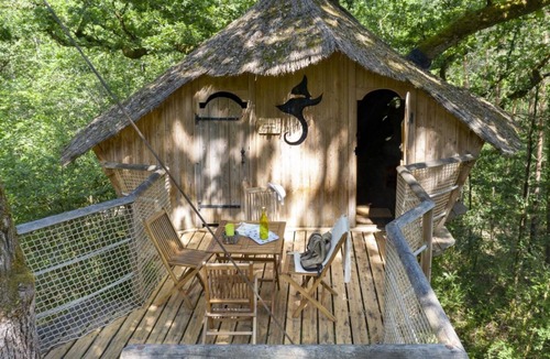 Pierrefitte-sur-Sauldre Cottage | Tree-house Forest Camp 4p