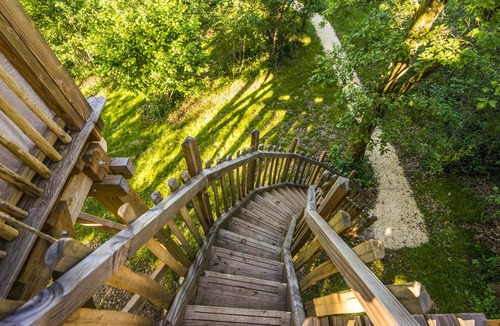 Savignac-de-Miremont Cabin | Tree house with private spa