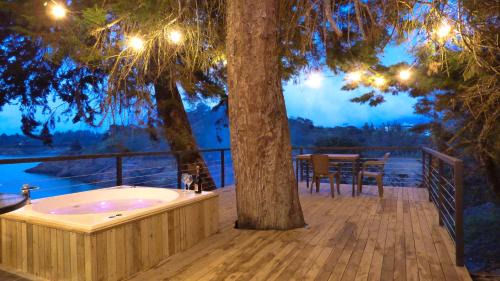 Guatape Ski Chalet | Tree House, Cabaña privada con Jacuzzi y canoa