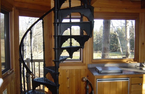Ashburn Ski Chalet | Tree House getaway with swimming, 18km of Hiking and MTN Biking Trails.
