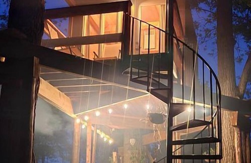 Eureka Springs RV Rental | Tree House Glamping Destination near the Ozarks, with River Access for Swimming and Fishing