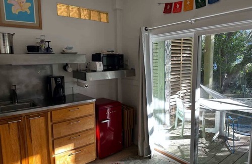 Wilmington Beach Apartment | Tree House Hideaway