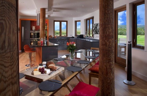 Malvern House | Tree House, Luxury Country House, Hot Tub, Malvern, Sleeps 6+ Award Winning :)A+