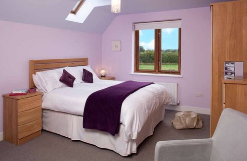 Malvern House | Tree House, Luxury Country House, Hot Tub, Malvern, Sleeps 6+ Award Winning :)A+