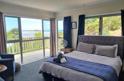 Taieri Mouth Apartment | Tree House