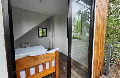 Bayawan City Bed & Breakfast | Tree House