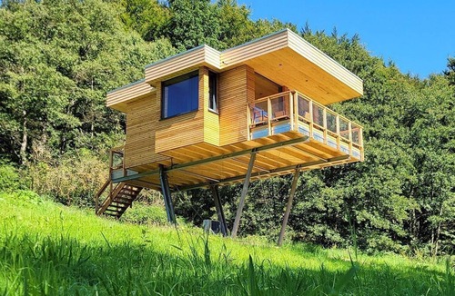 Solling Apartment | Tree house Sollingblick, living/bedroom - Baumhaushotel Solling